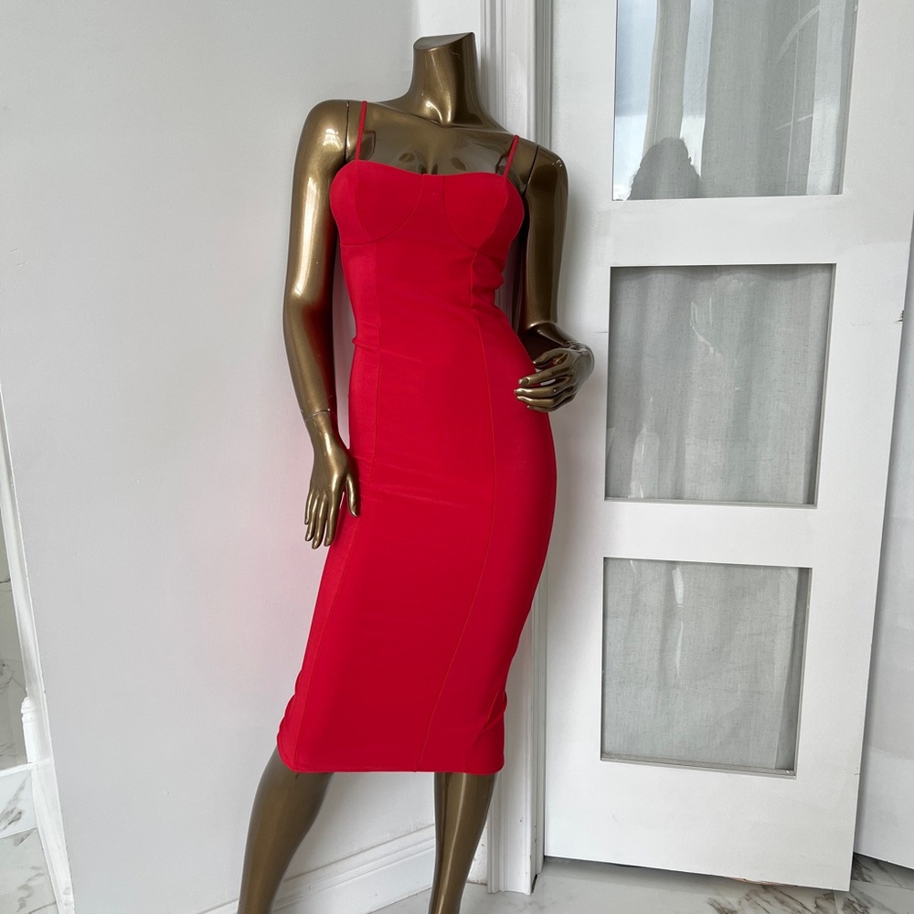Chic Strapless Red Dress